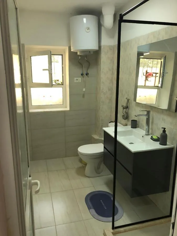 Itan'S Apartment-Lovely Guest Apartment In Center Tirana