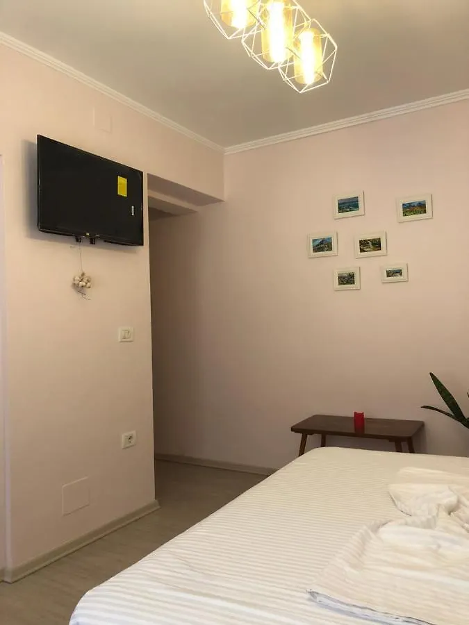 Itan'S Apartment-Lovely Guest Apartment In Center Tirana