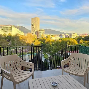  Apartment Center Penthouse Oasis